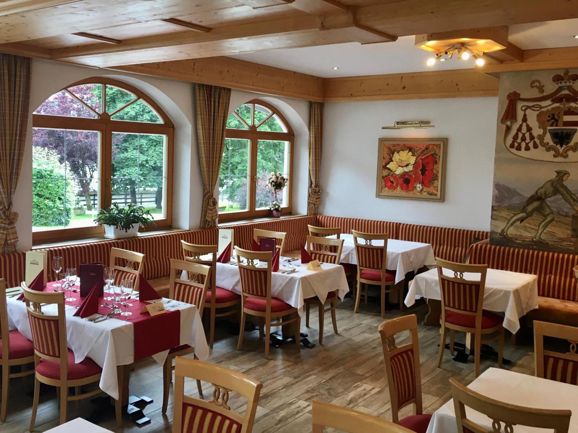 Hotel Metzgerwirt Кирхберг ин Тирол Екстериор снимка