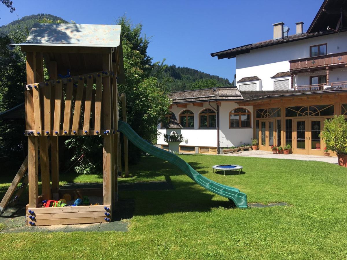 Hotel Metzgerwirt Кирхберг ин Тирол Екстериор снимка