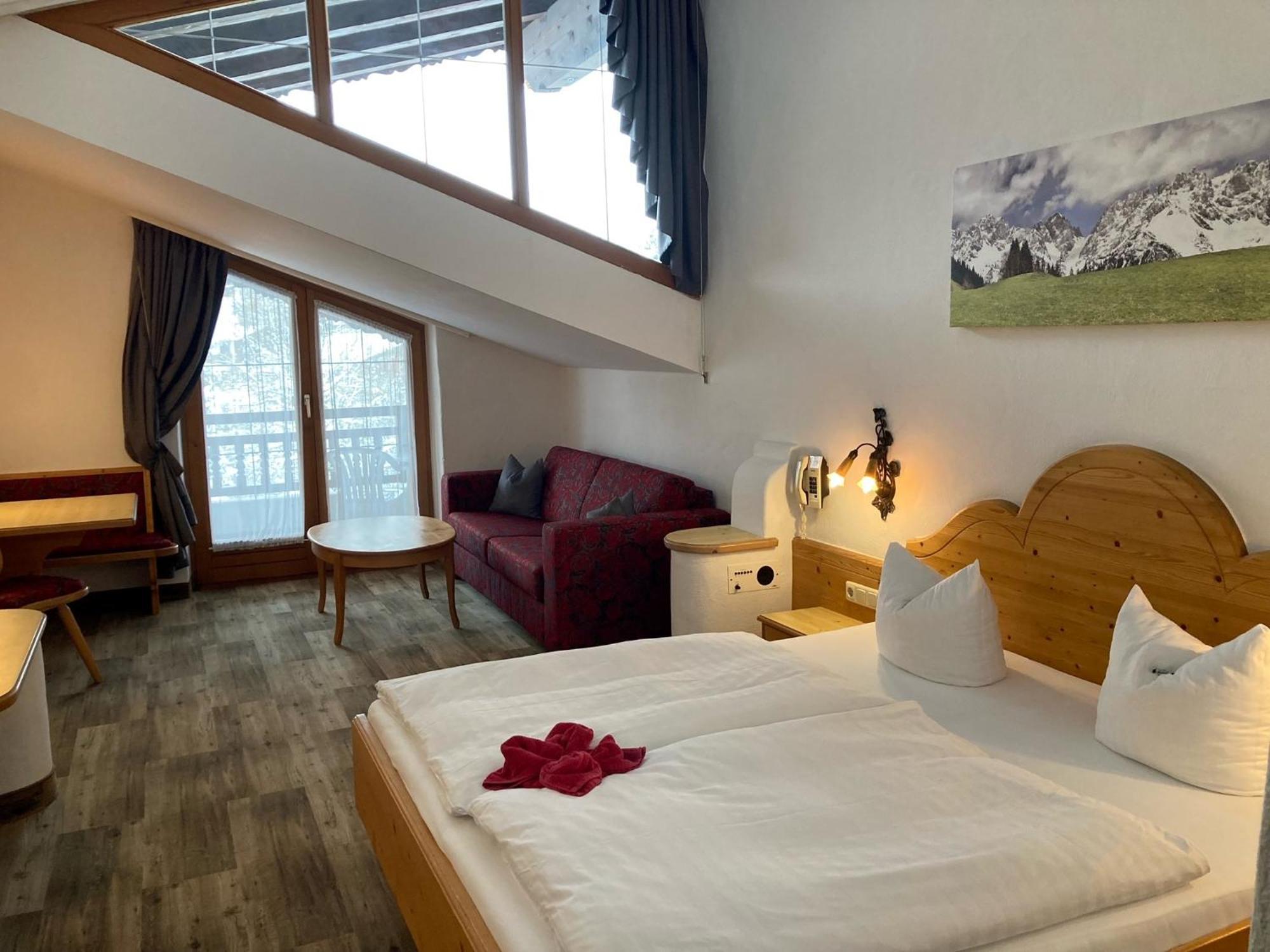 Hotel Metzgerwirt Кирхберг ин Тирол Екстериор снимка