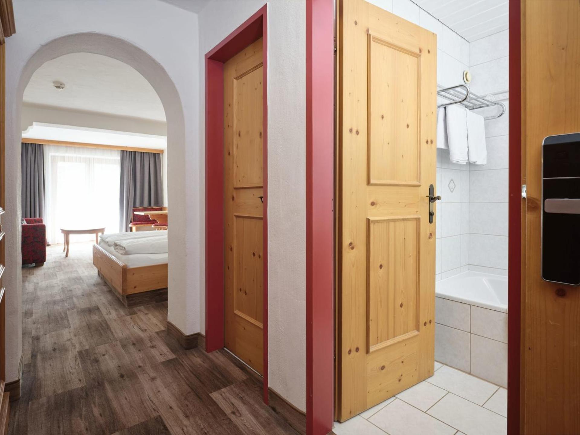 Hotel Metzgerwirt Кирхберг ин Тирол Екстериор снимка