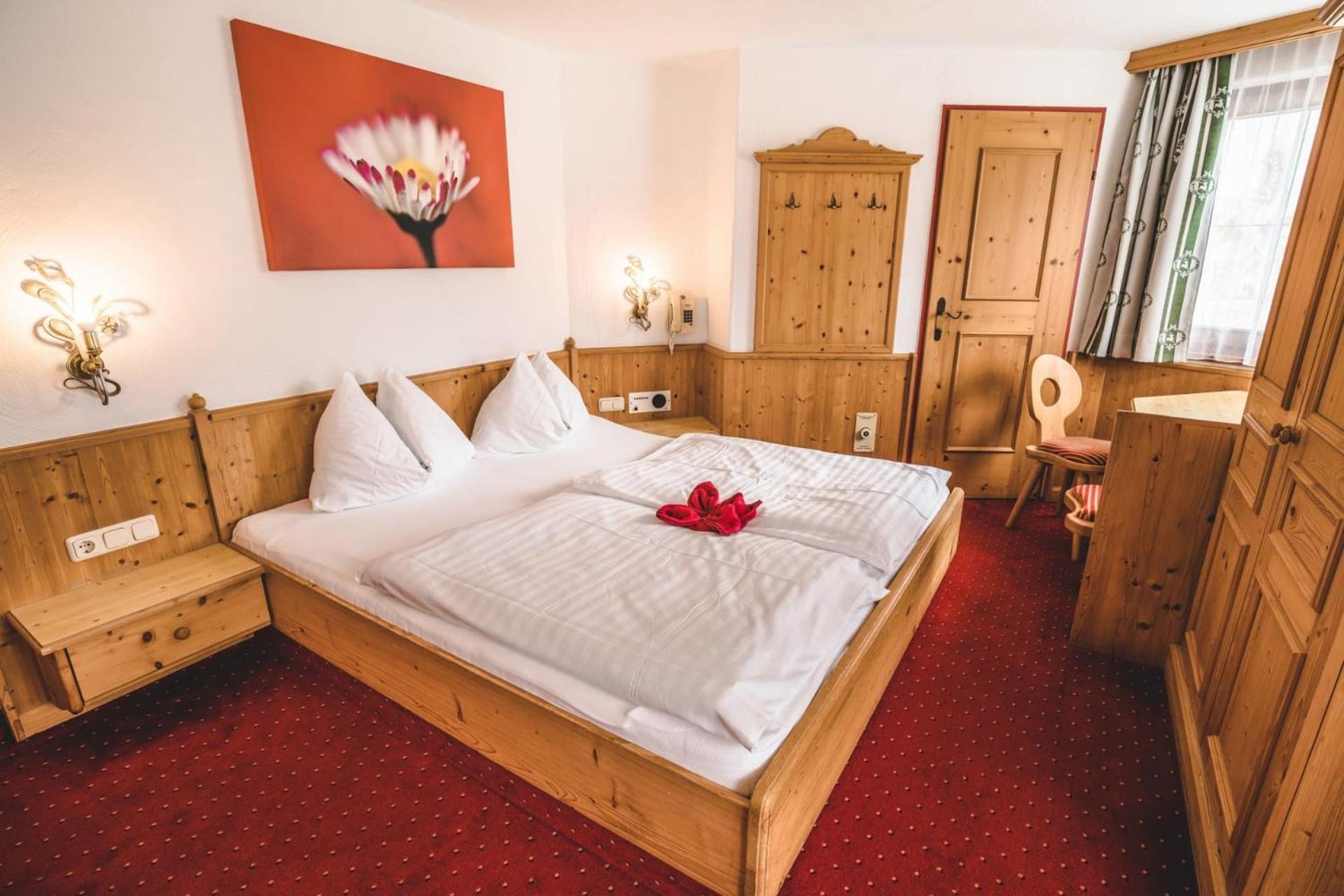 Hotel Metzgerwirt Кирхберг ин Тирол Екстериор снимка