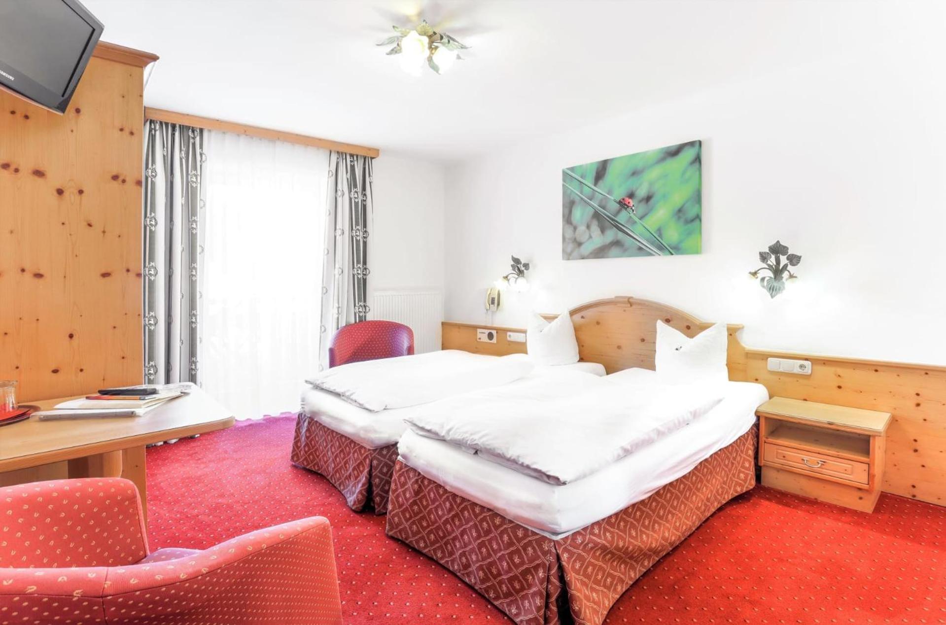 Hotel Metzgerwirt Кирхберг ин Тирол Екстериор снимка