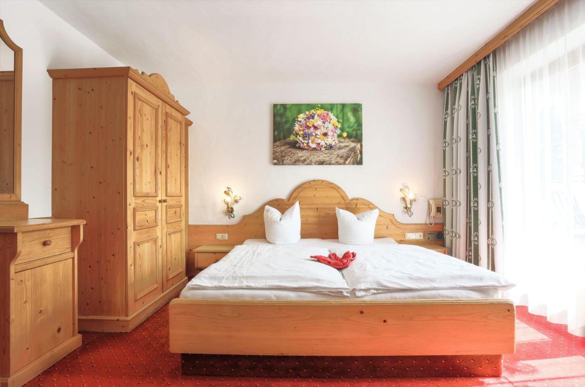 Hotel Metzgerwirt Кирхберг ин Тирол Екстериор снимка